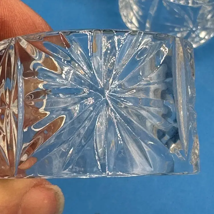 Set Of 4 Vintage Cut Crystal Napkin Rings W/ Starburst Pattern