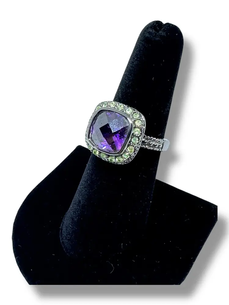#01 - Vintage Purple Crystal Ring. Size 7.