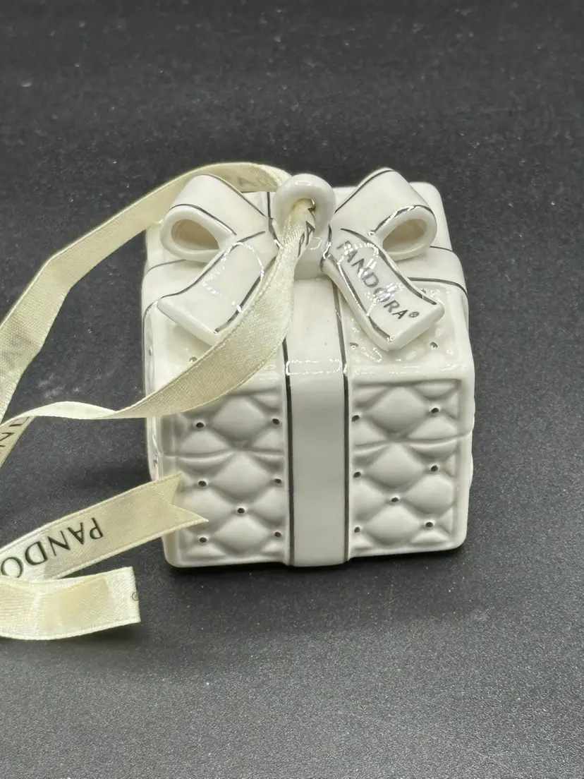Pandora White Silver Gift Box Keepsake Ornament Porcelain Gift Wedding Proposal