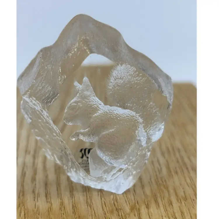 Mats Jonasson Sweden Crystal Mini Squirrel Paperweight Signed 2.25”