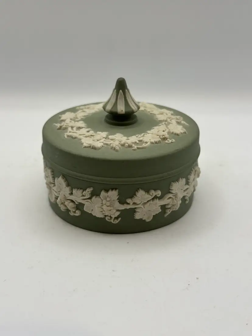 Wedgwood Green And Ivory Jasperware Trinket Box 3”