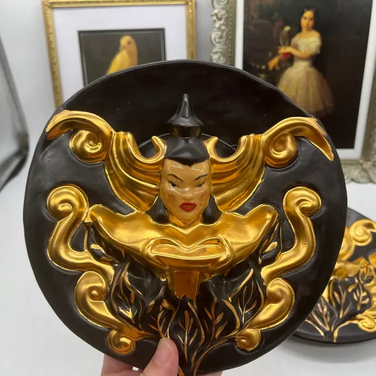 Vtg Wall Pockets VERY cool 7”