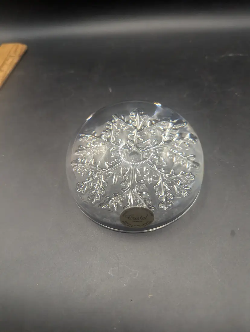 Vintage Garanti France Crystal Snowflake Paperweight Genuine 24% Lead Crystal.