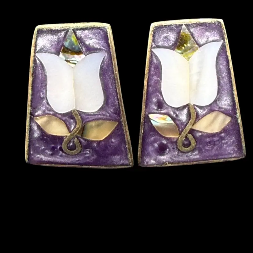Alpaca Silver And Flower Inlay Clip On Earrings