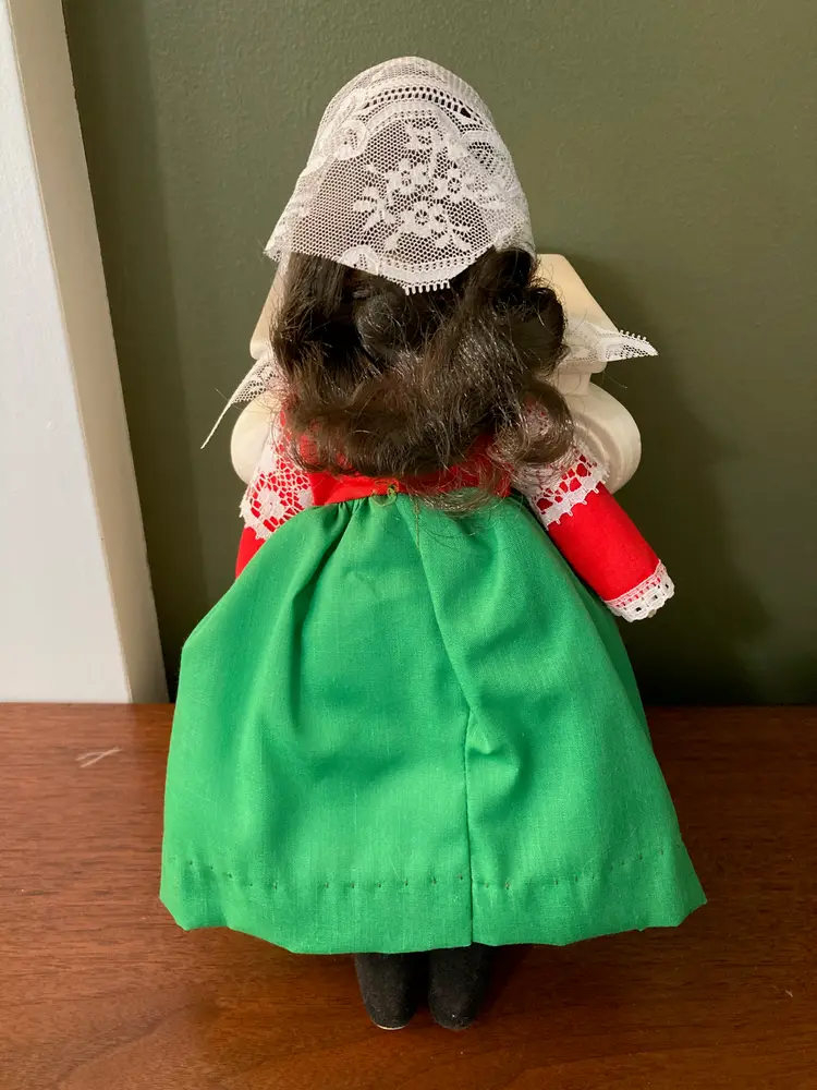 Vintage 80s Effanbee 11" Miss Italy #1106 (1981) DOTW w/Original Box EUC