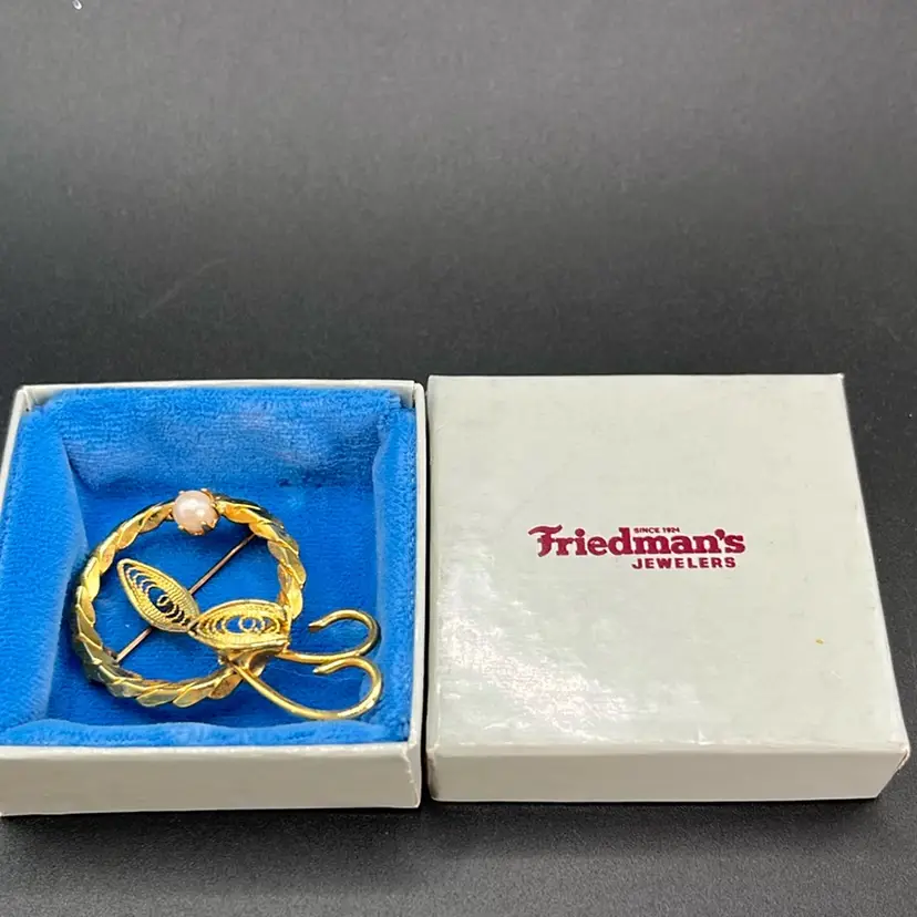 Pearl Circle Brooch From Friedman‘S Jewelers 1 3/4” Wide