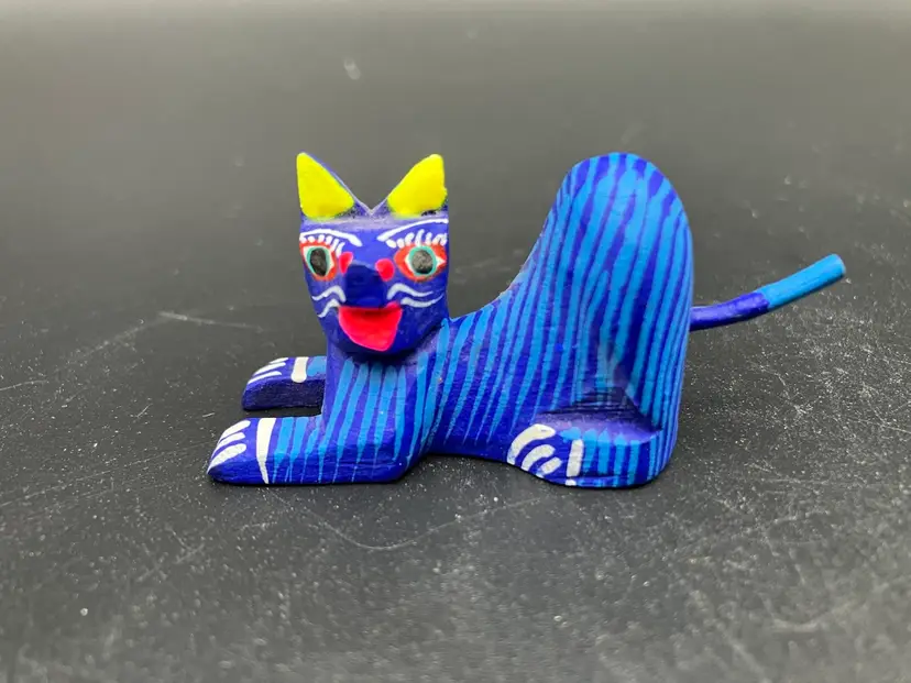 BIN - Miniature Wooden Oaxaca Mexico Painted Cat Alibrijes 1.75” Glows!
