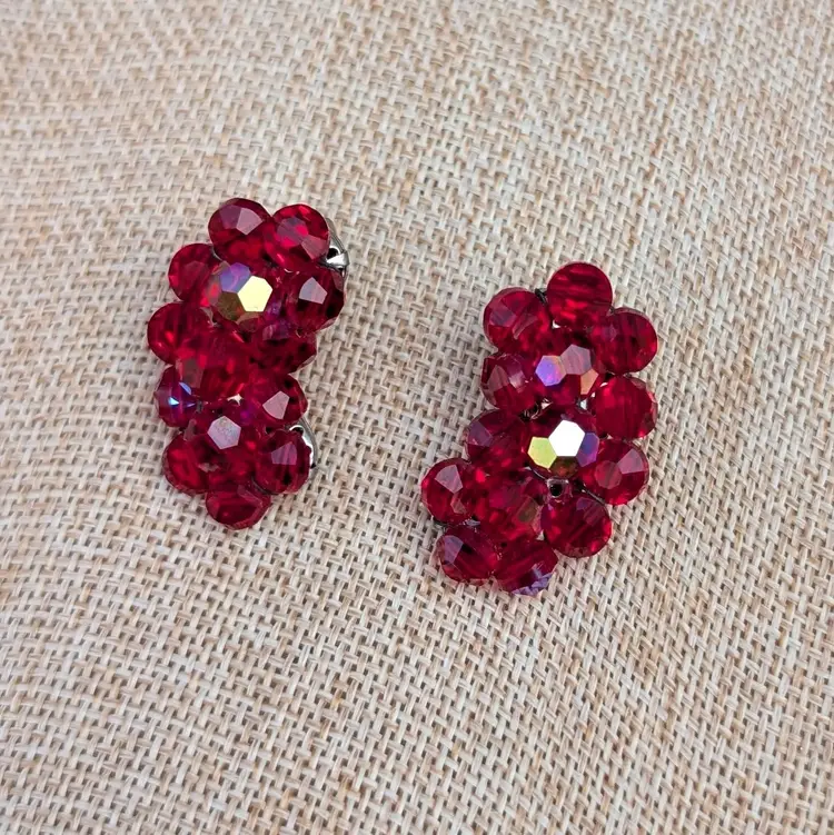 Vintage Red Raspberry Aurora Borealis Clip-on Earrings Curved Runner Climber