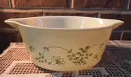 PYREX SHENANDOAH WINTERGREEN CASSEROLE BOWL