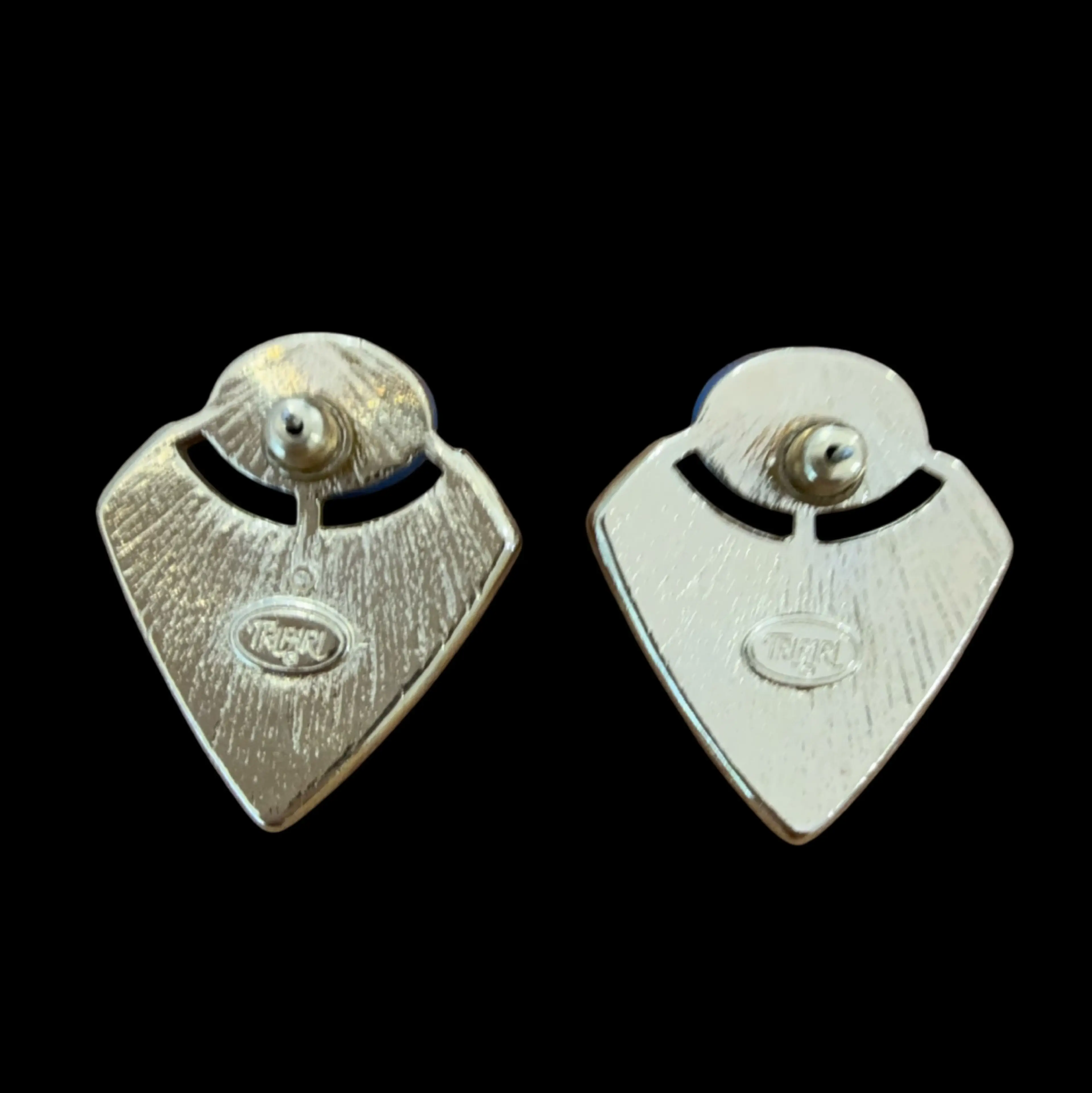 Image 2 of 4