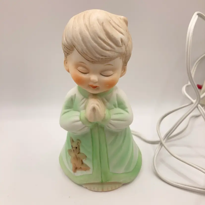Praying Child Electric Nightlight! 5 1/4” Tall! Working With Older Cord!