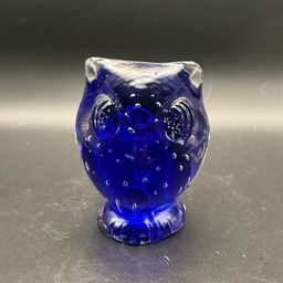 Vintage Lefton Cobalt Blue Art Glass Owl Paperweight With Controlled Bubbles