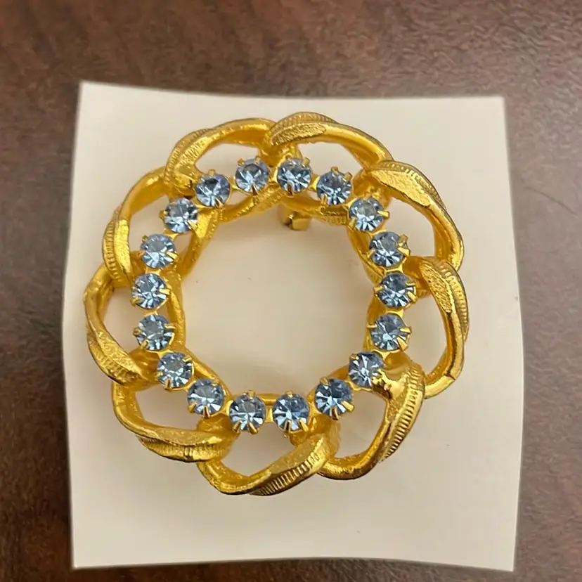#550 Gold Wreath With Blue Rhinestones Brooch