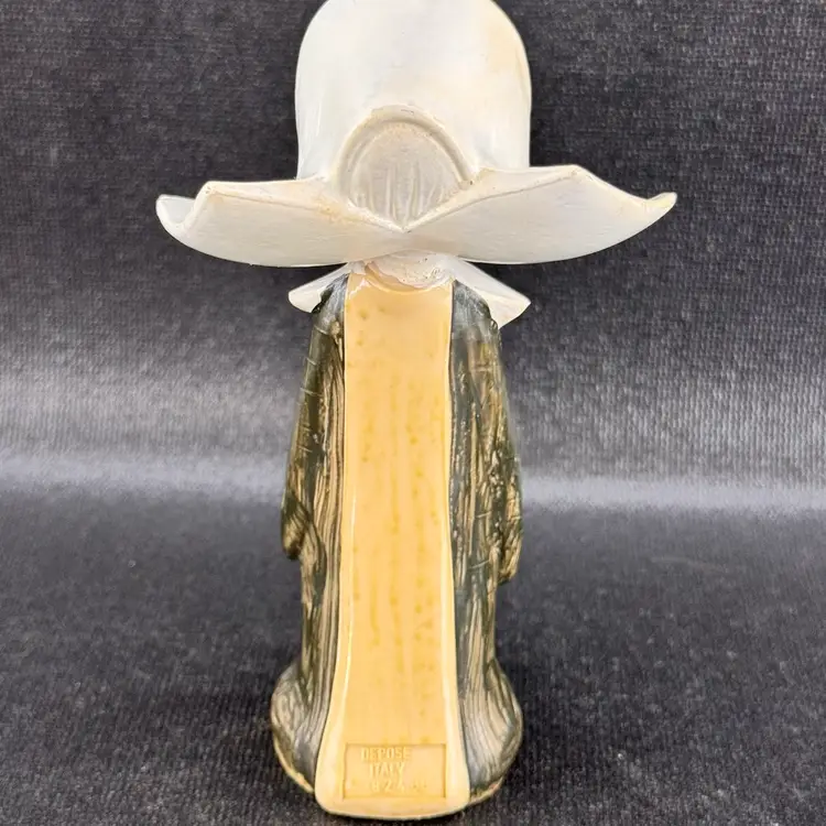 Vintage Depose Italy Nun Figurine 824