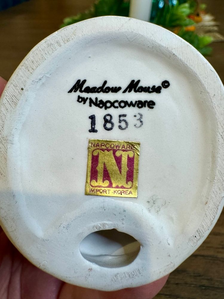 Vintage Napcoware Meadow Mouse A Mother Washing A Young Baby Mouse’s Face # 1853 Figuring