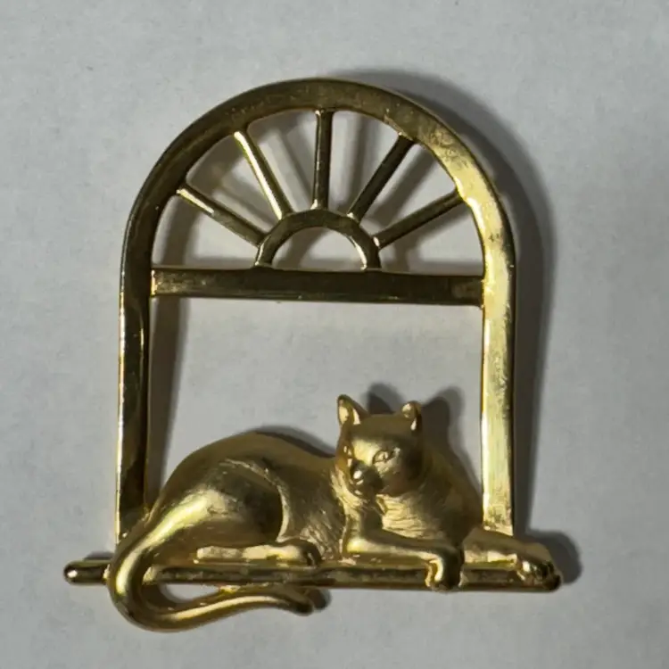 Vintage Signed JJ Cat Laying Windowsill Gold Tone