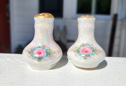Salt & Pepper Shakers-Iridescent-Vintage