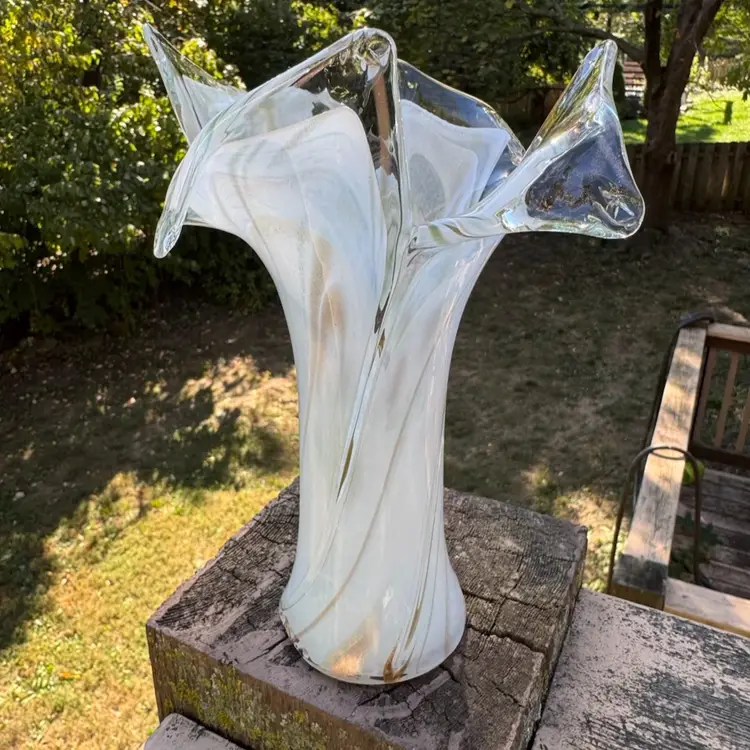 Art Glass Gold Swirl Vase