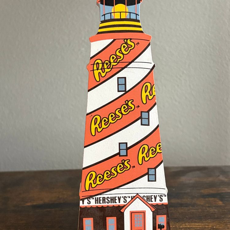 Vintage Cat's Meow Village Hershey Park PA Reese's Peanut Butter Cup Lighthouse