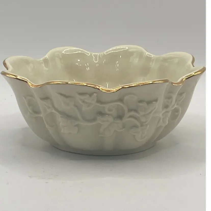 Lenox “Ivy Trellis” 4” Embossed Nut/Candy Dish, Porcelain, 24K Gold Trim