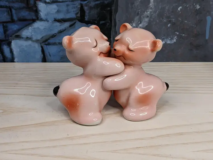 Van Tellingen Pink Hugging Bears Salt Pepper Shakers Vintage Bear Hug Ceramic 50s