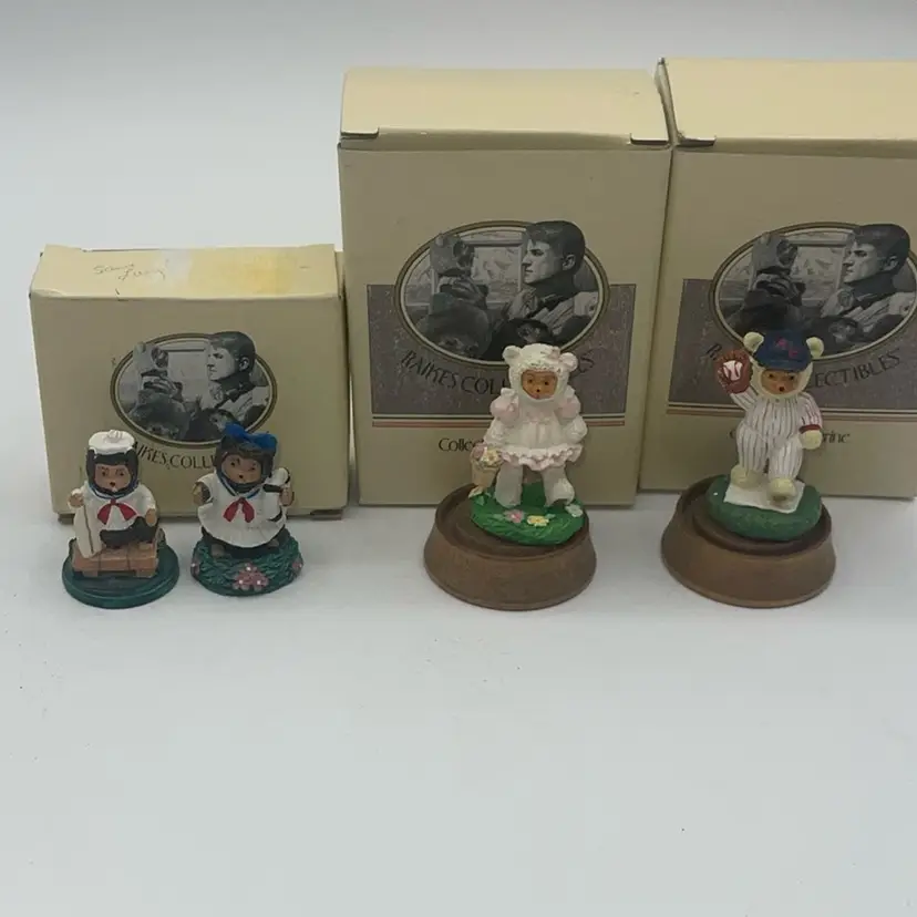 Robert Railed Minature Collectible Bears In Boxes Set Of 4