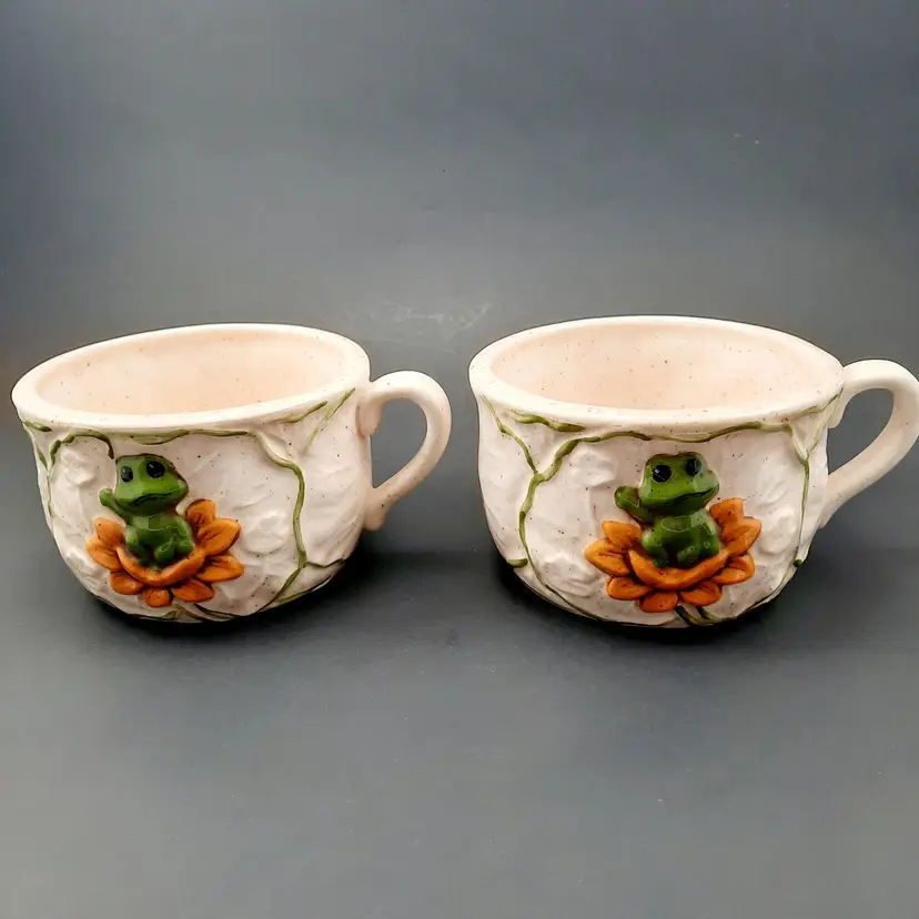 Vintage Frog On Lilypad Flower Embossed Mugs Set Of 2