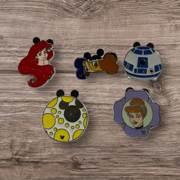 Lot of 5 Disney Pins