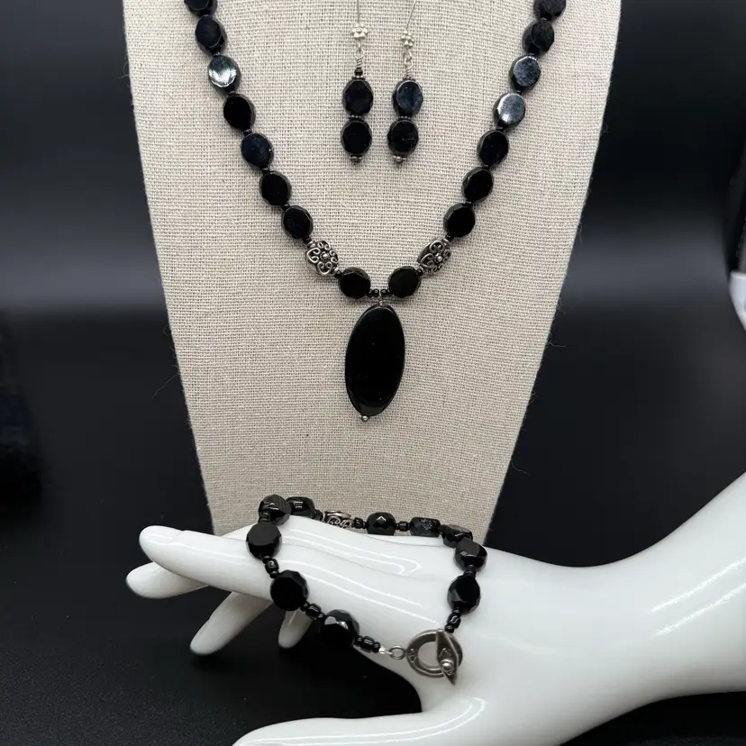 Black Czech Glass Sterling Silver Toggle Closure  18” Necklace 8” Bracelet And Earring Set