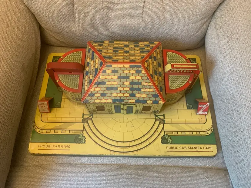 049 Marx Grand Central Station Lighted Tin Litho Train Building