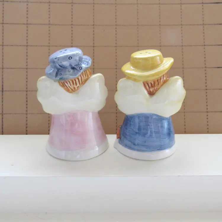 Vtg Angels Salt and Pepper Shaker Set
