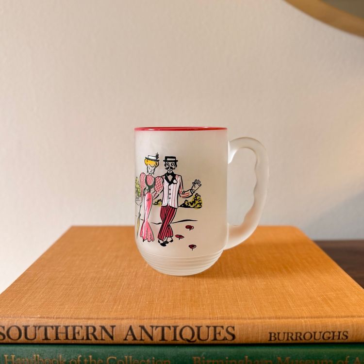 Vintage Frosted Glass Mug with Retro Couple Design – “Here’s to Us!” Charming Pair Motif