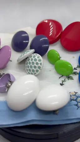 Lot Of 9 Pairs Of Vintage Pierced Earrings 02.