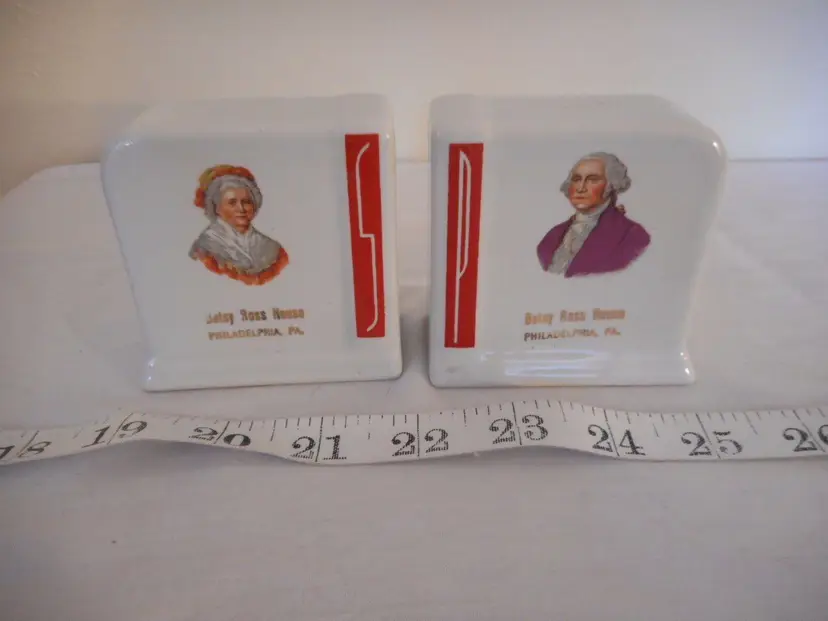 Vtg art deco white red ceramic Salt & Pepper Set Betsy Ross George Washington