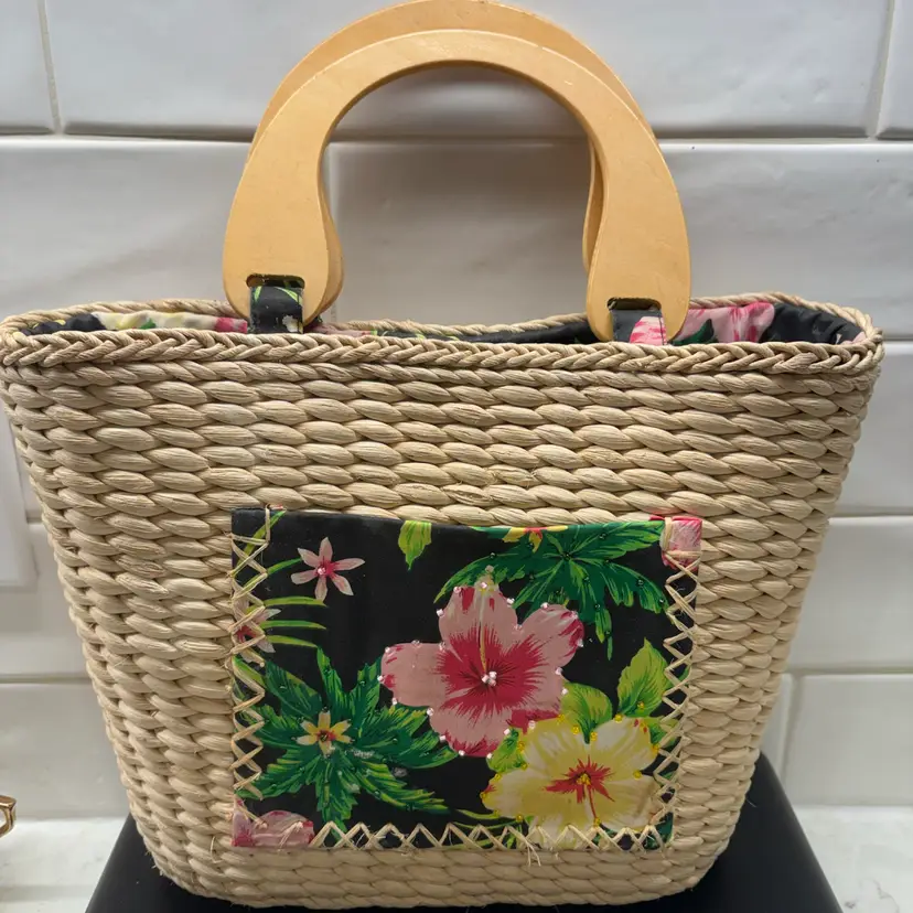 Vintage Straw Woven Tote Purse Wood Handles Beaded Tropical Floral Pocket Tiki