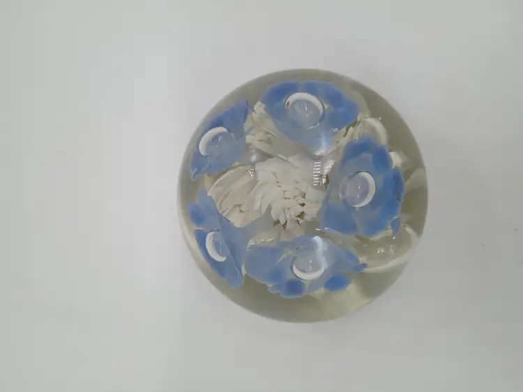 St Clair Signed Art Glass Paperweight Periwinkle Blue and White Flowers