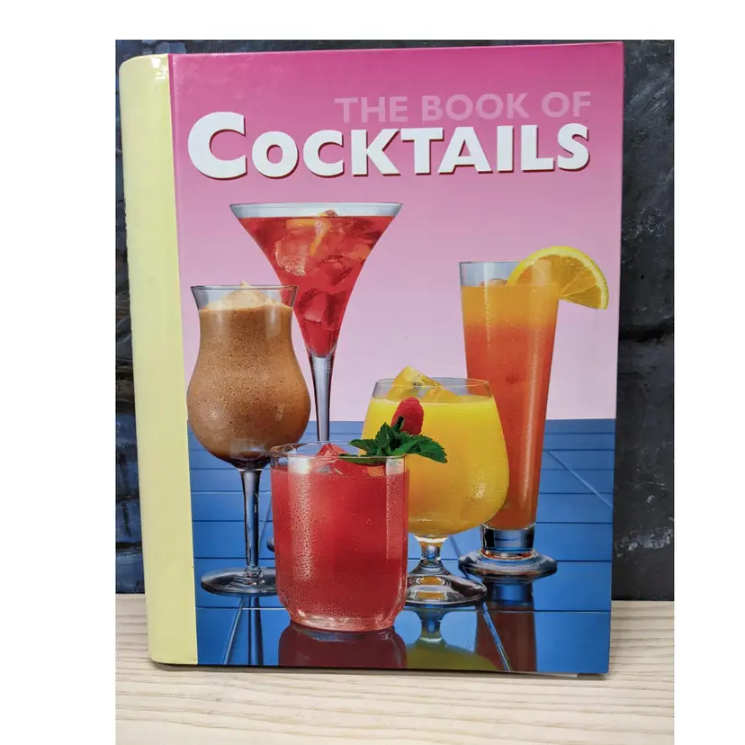 The Book of Cocktails 2006 Hardcover 500 recipes Instructions Mixed Drinks Gift Barware