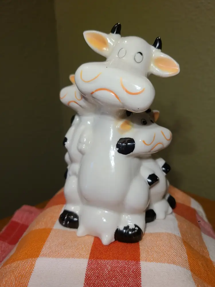 Set (3) Vintage Sad Cow And Calves Porcelain Figurines Black White Holstein Cows