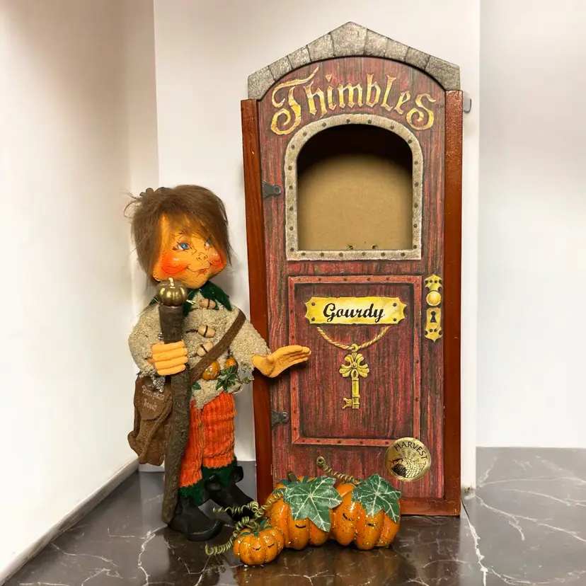 Annalee Thimbles Gourdy The Pumpkin Patch Keeper 6” Doll With Accessories