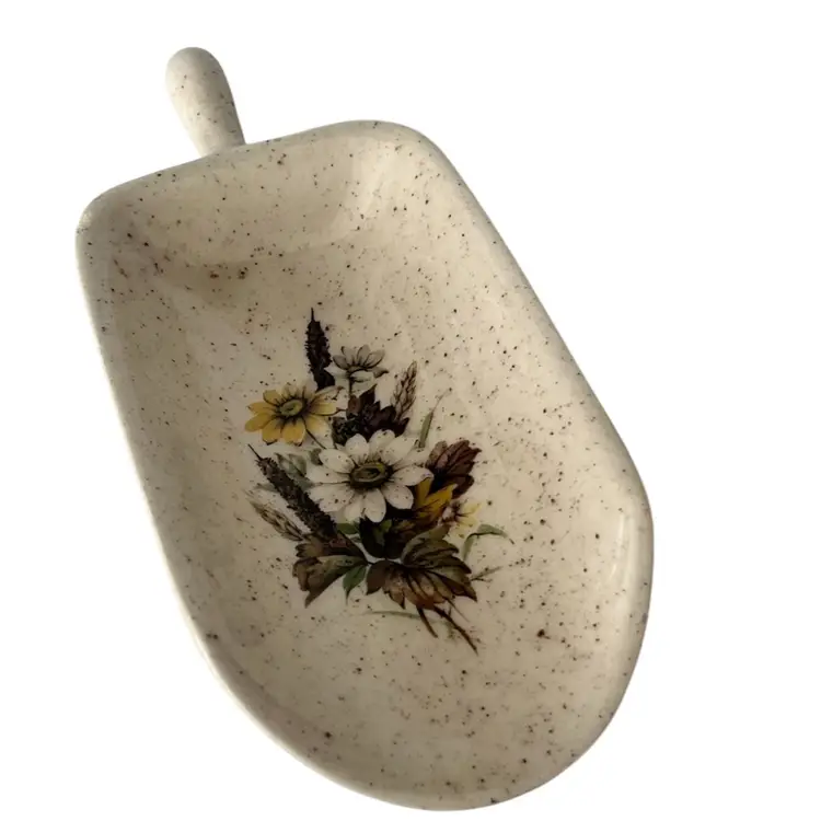 Vintage Ceramic Scoop – Speckled Cream with Wildflower Transfer – 7.25”