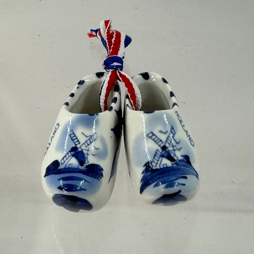 Delft Shoes Souvenir