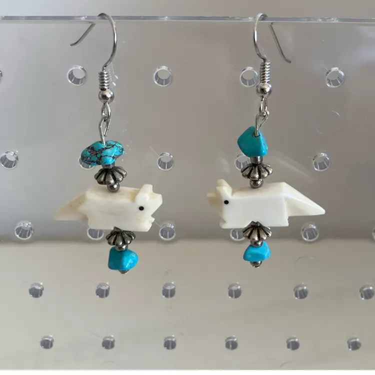 Vintage Carved Zuni Fox Fetish And Turquoise Beaded Earrings