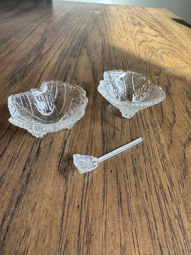 Set of 2 Vintage Fostoria Elegant Glass Grape Leaf Pattern Clear Salt Cellars w/glass spoon