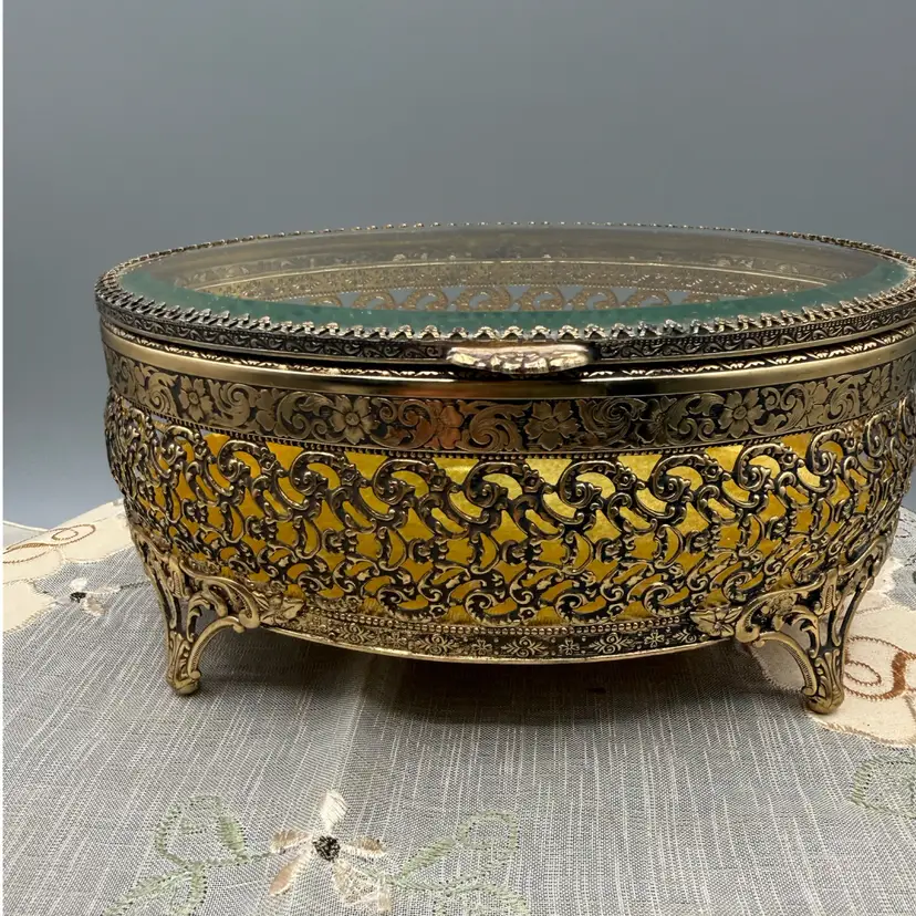 🐞Hollywood Regency Gold Ormolu Filigree Oval Jewelry Box Beveled Glass Casket