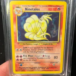 Ninetales Holo Rare (12/102) 1999 Pokémon TCG Base Set.