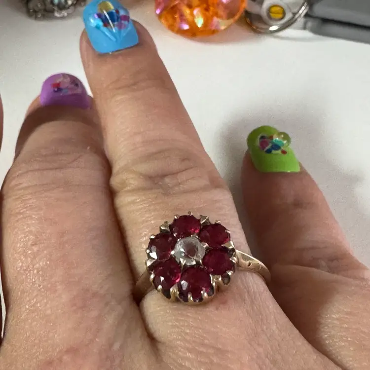 Vintage 10 Kt Gold Marked 6 Garnets & Clear Rhinestone Ring Size 7.5