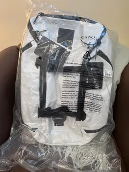 Carryology x Osprey Fujin BNWT With Patch