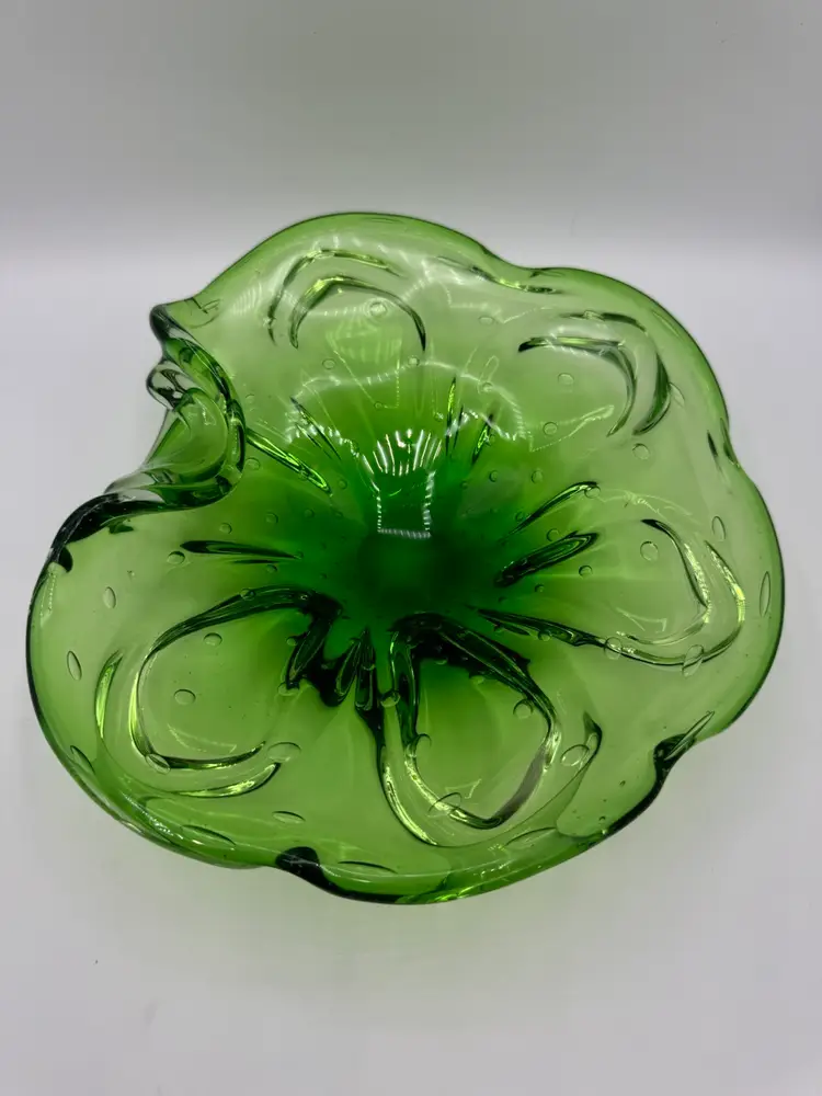 Vintage 1950's Elegant Murano Green Hand Blown Glass Bowl Controlled Bubbles