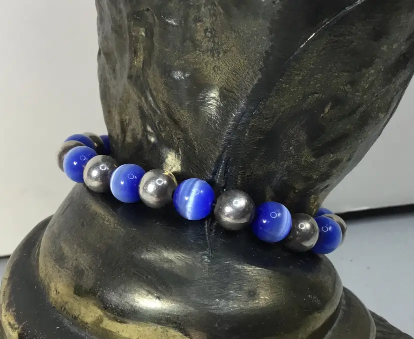 Vintage bracelet, blue cat's eye glass, silver tone beads, toggle clasp size 7