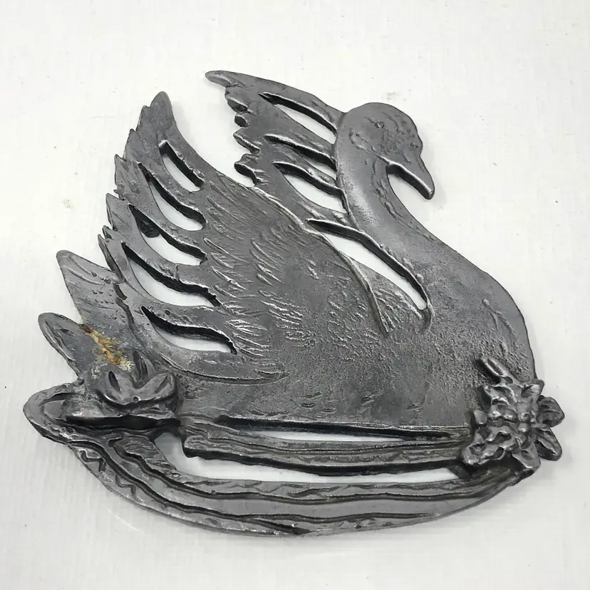 Tuckahoe Pewter Swan Open Lid/Trivet Signed